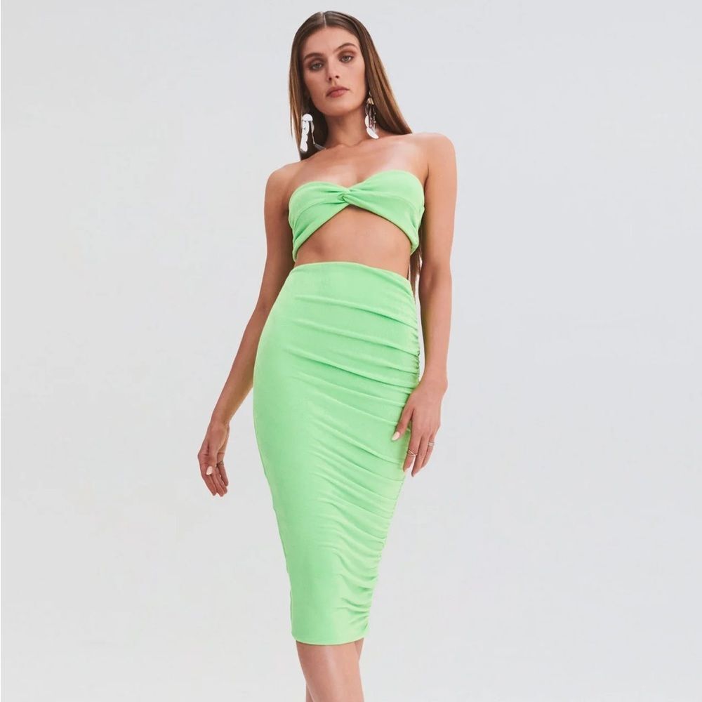 SER.O.YA Green Julia Set